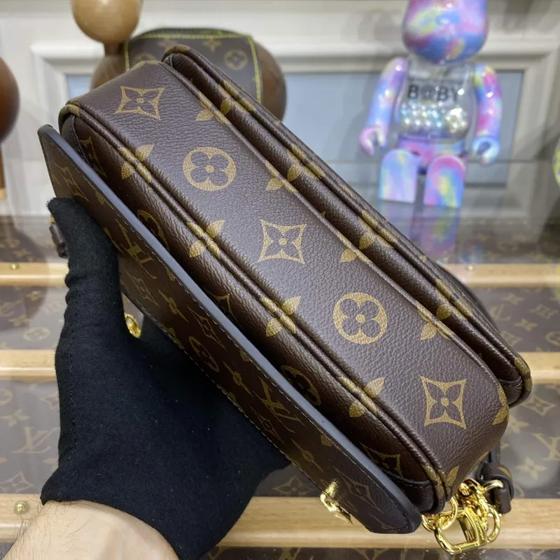 LV M46279 Louis Vuitton Pochette Métis East West Bag Presbyopia