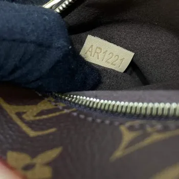 LV M46279 Louis Vuitton Pochette Métis East West Bag Presbyopia