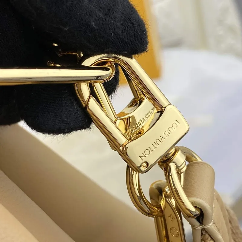 LV M21261 Louis Vuitton Coussin PM Bag Apricot