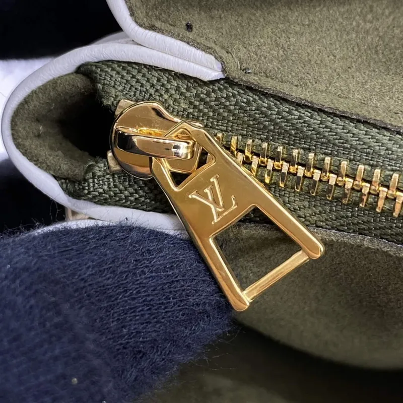 LV M20378 Louis Vuitton Coussin PM Bag White