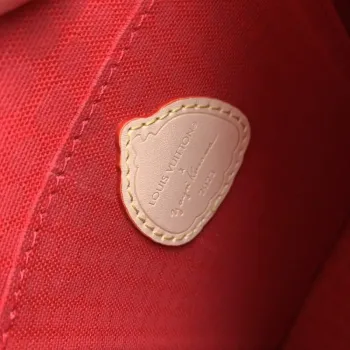 LV M81867 Louis Vuitton LV X YK PETIT Sac Plat Tote Bag