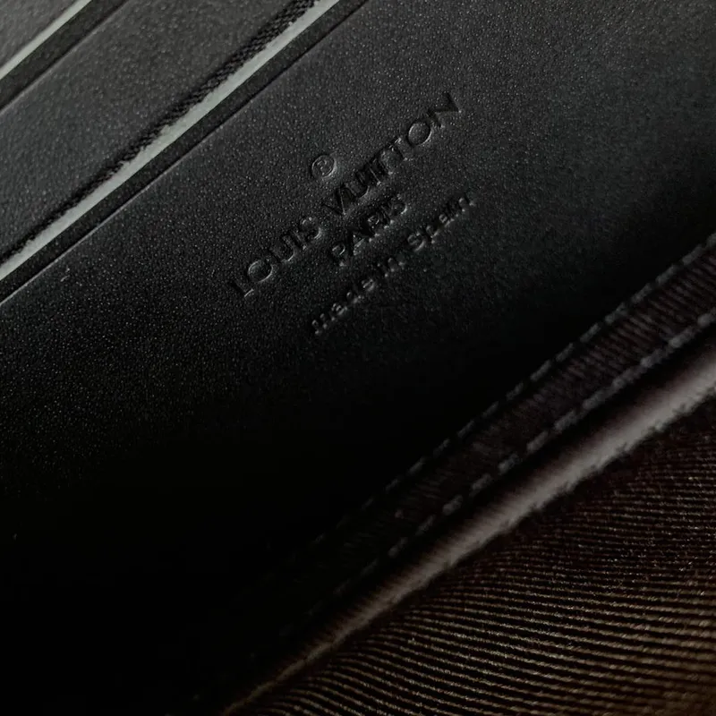 LV M59161 Louis Vuitton Alpha Wearable Wallet Black