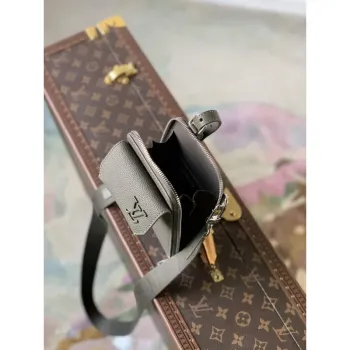 LV M57089 Louis Vuitton Phone Pouch Green