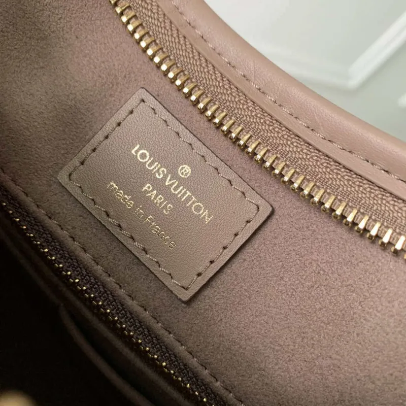 Louis Vuitton LV M46292 Carryall PM Monogram Tourterelle Gray