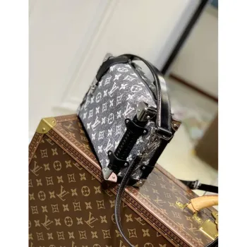 LV M21460 Louis Vuitton Side Trunk Bag