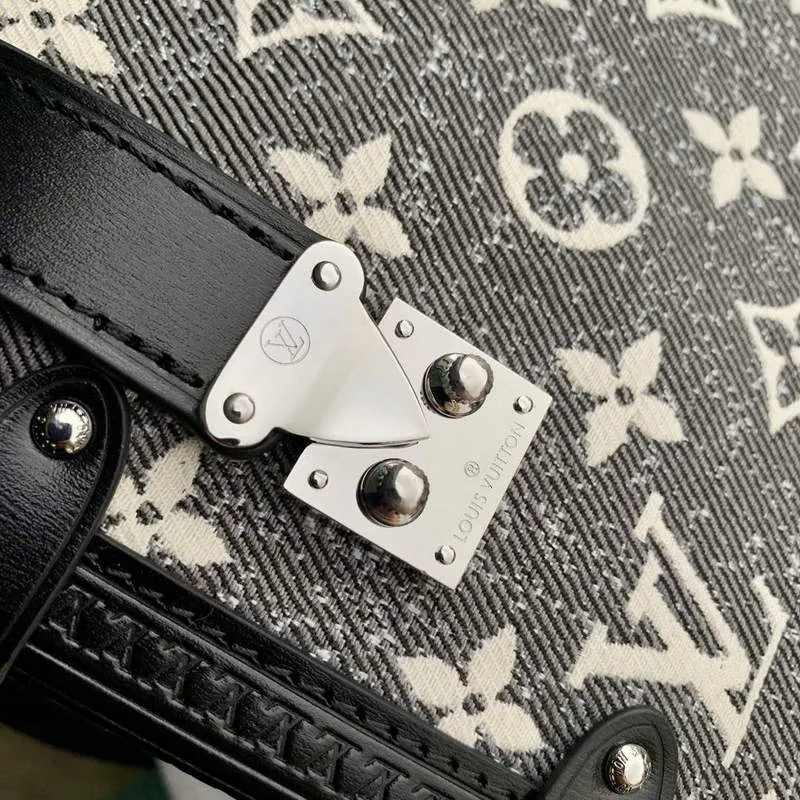 LV M21460 Louis Vuitton Side Trunk Bag