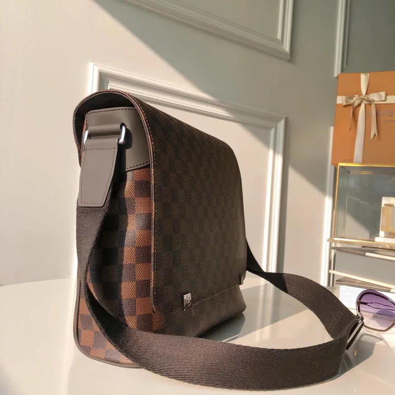 Louis Vuitton N41032 District MM Damier Ebène Bag