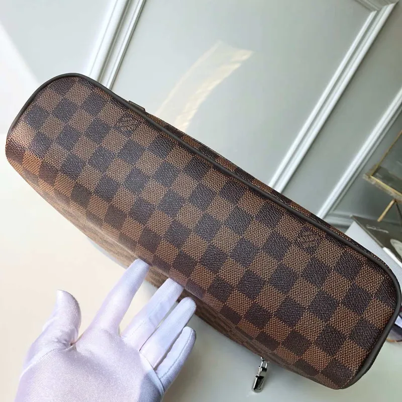 Louis Vuitton N41032 District MM Damier Ebène Bag