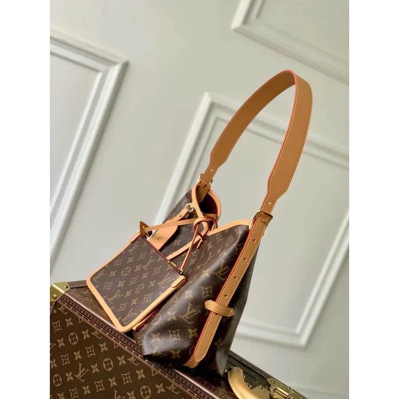 Louis Vuitton LV M46203 Carryall PM Monogram