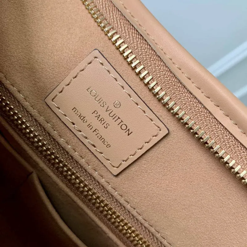 Louis Vuitton LV M46293 Carryall PM monogram M46293 Brown and Yellow