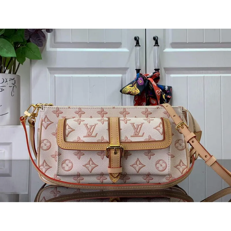 LV M20920 Louis Vuitton Maxi Multi Pochette Accessoires Beige