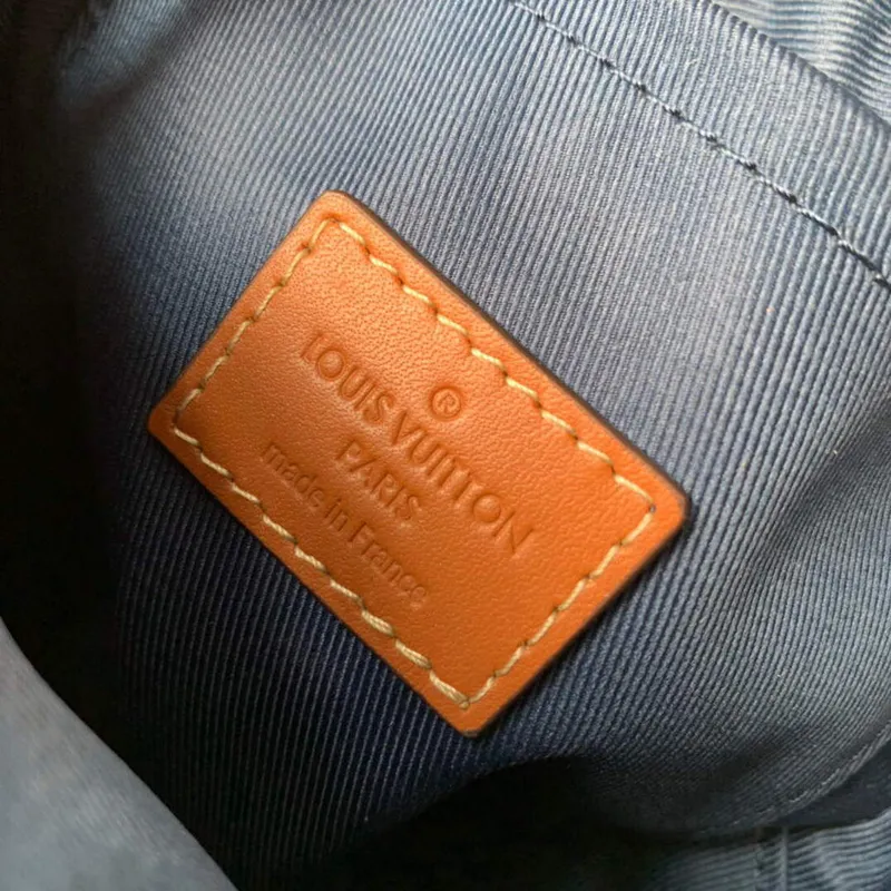 LV M81854 Louis Vuitton Christopher Wearable Wallet Blue