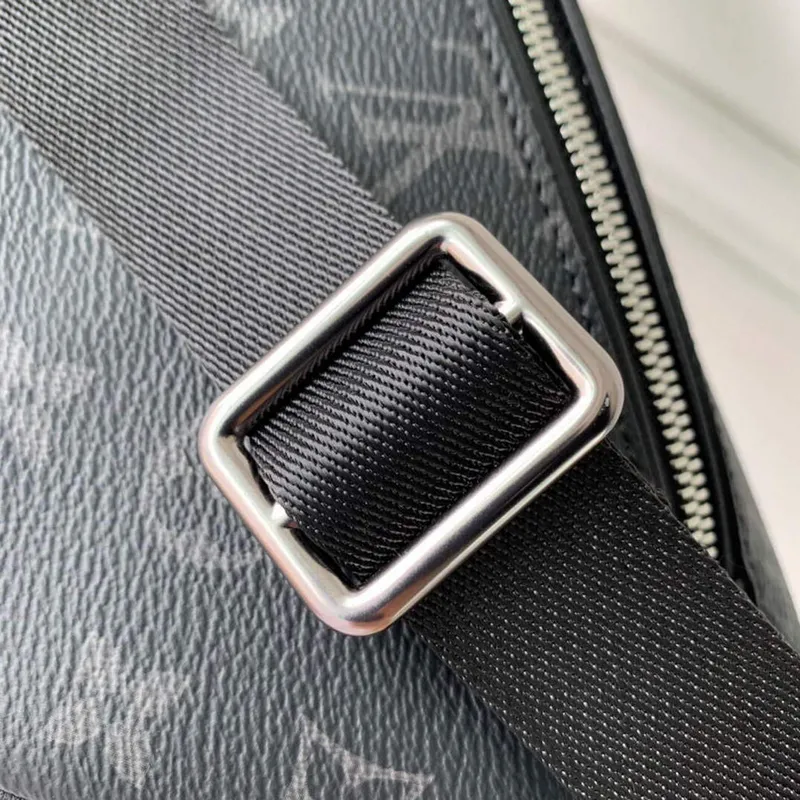 LV M46035 Louis Vuitton Discovery Bumbag PM Black