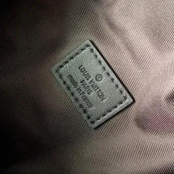 LV M46035 Louis Vuitton Discovery Bumbag PM Black