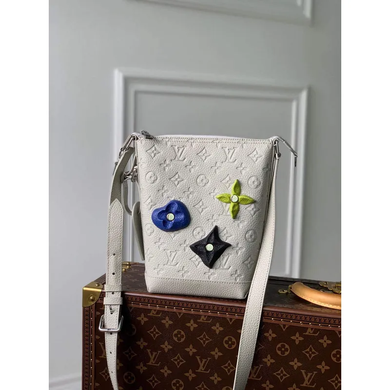LV M20875 Louis Vuitton Hobo Cruiser PM Bag White