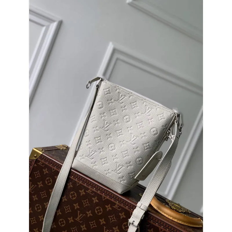 LV M20875 Louis Vuitton Hobo Cruiser PM Bag White