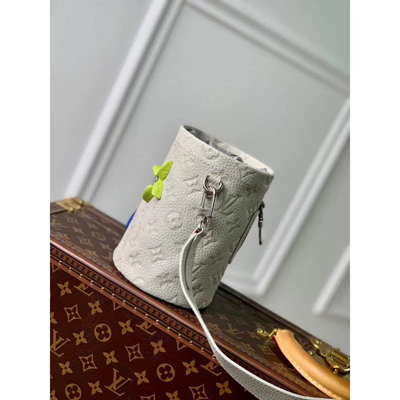 LV M81572 Louis Vuitton Chalk Pouch Bag White