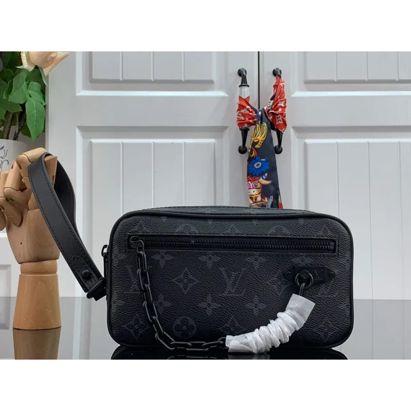 LV M68321 Louis Vuitton Pochette Volga Bag Black