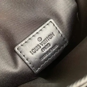 LV M81522 Louis Vuitton S LOCK Vertical Wearable Wallet black