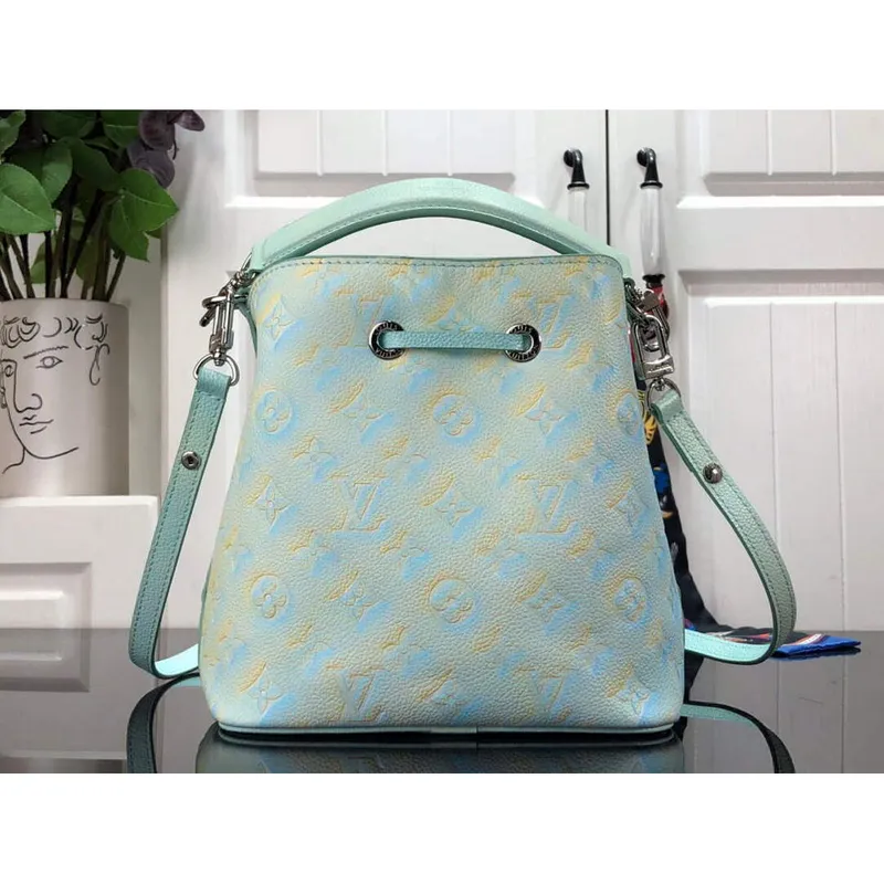 LV M46173 Louis Vuitton NéONOé BB Bucket Bag Vert d’eau Green