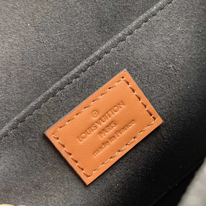 LV M45959 Louis Vuitton Dauphine Mini Bag Monogram