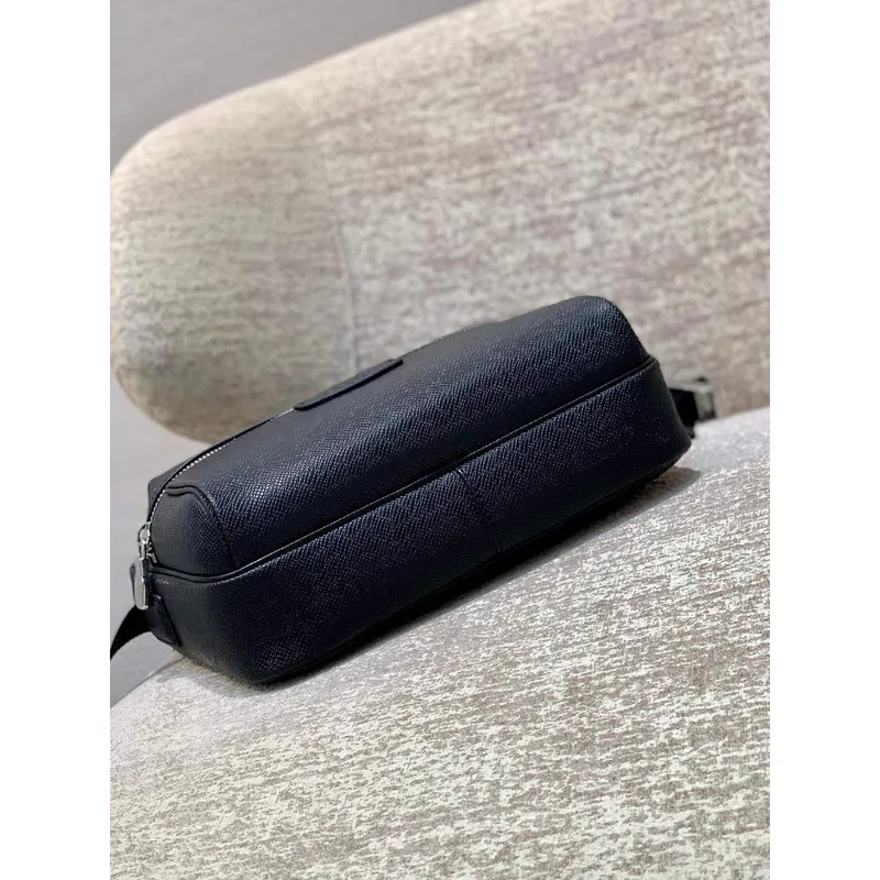 LV M33435 Louis Vuitton Outdoor Messenger PM Bag Black