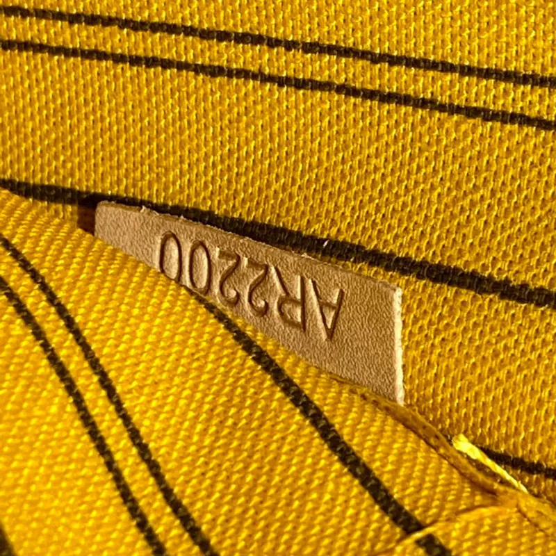 Louis Vuitton LV M40992 Neverfull GM Monogram Canvas Yellow