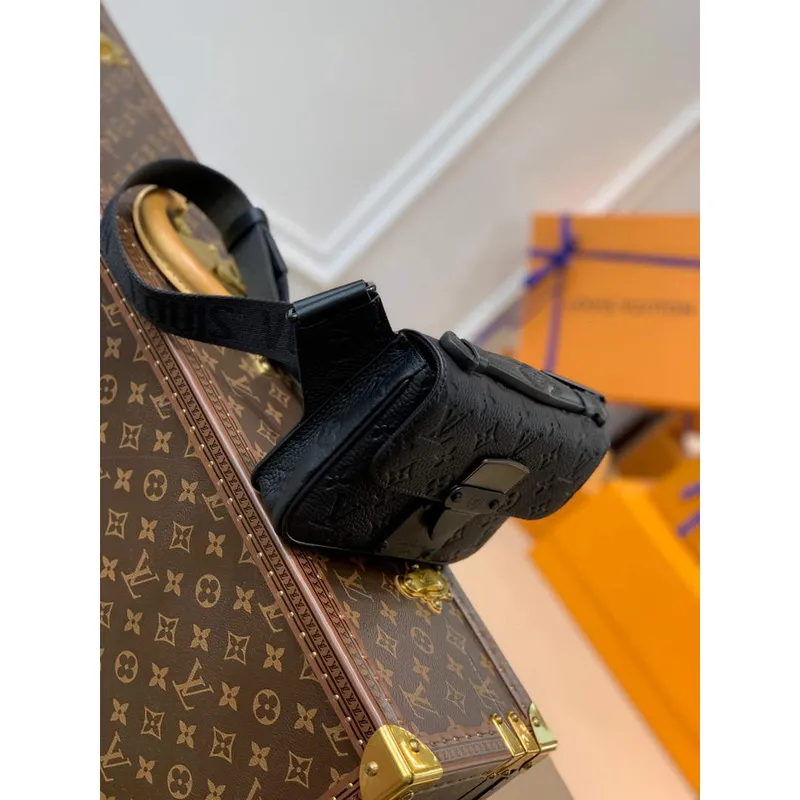 LV Louis Vuitton M58487 S Lock Sling Black
