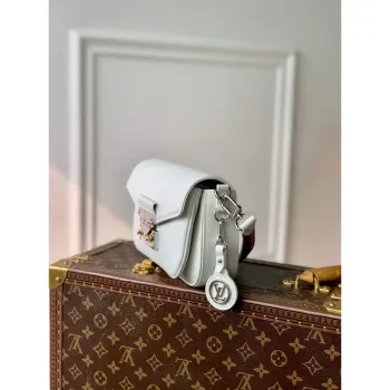 LV M20395 Louis Vuitton Swing Handbag White