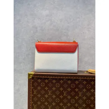 LV M59884 Louis Vuitton Twist MM Handbag Red