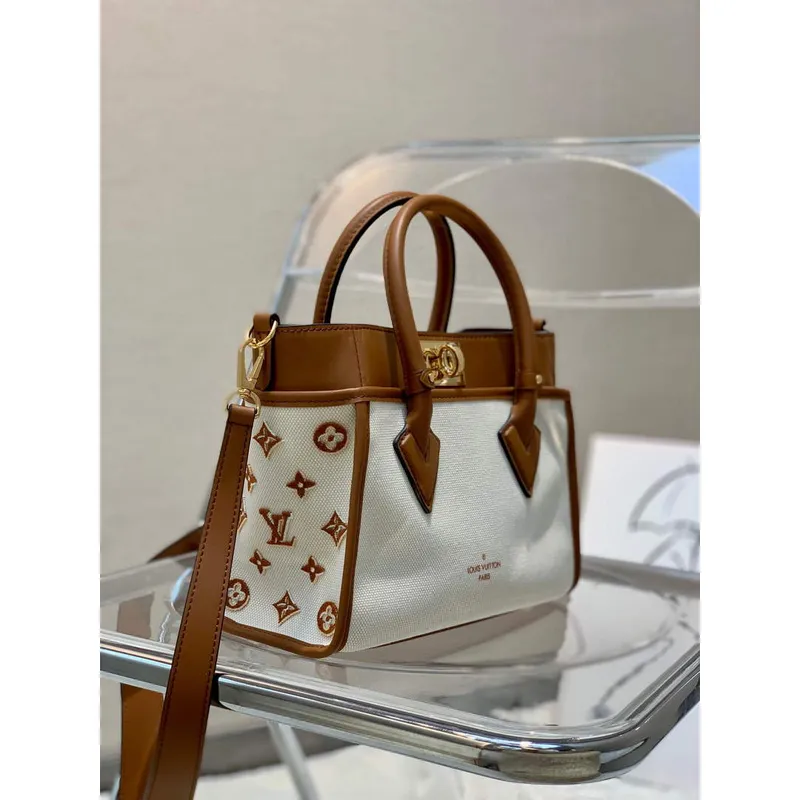 LV M59905 Louis Vuitton On My Side PM Tote Bag