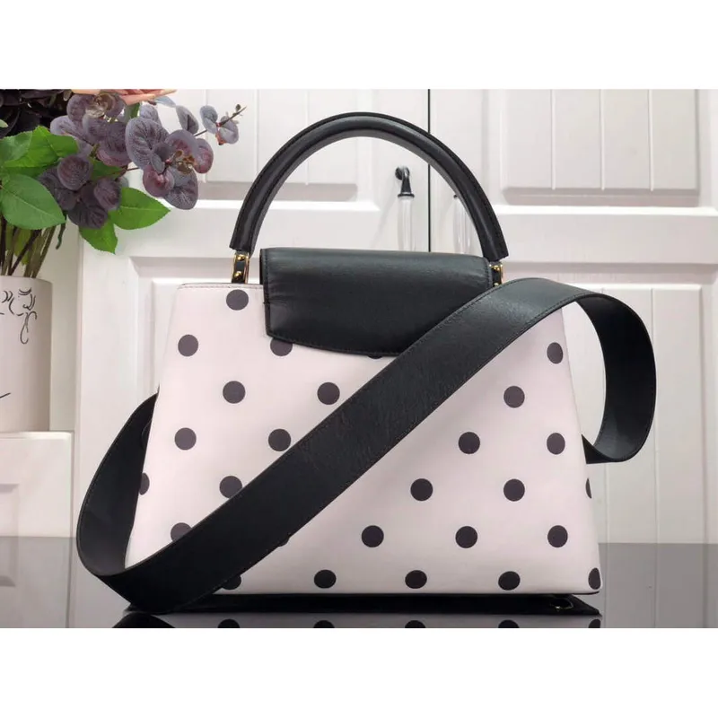 LV M20373 Louis Vuitton Capucines MM Handbag