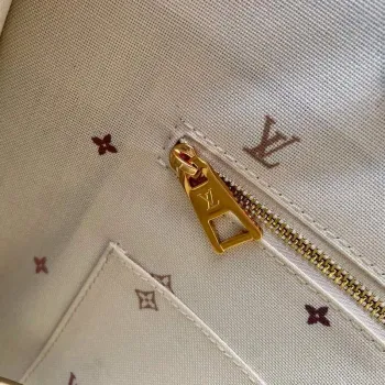 LV M20510 Louis Vuitton Onthego MM Tote Bag