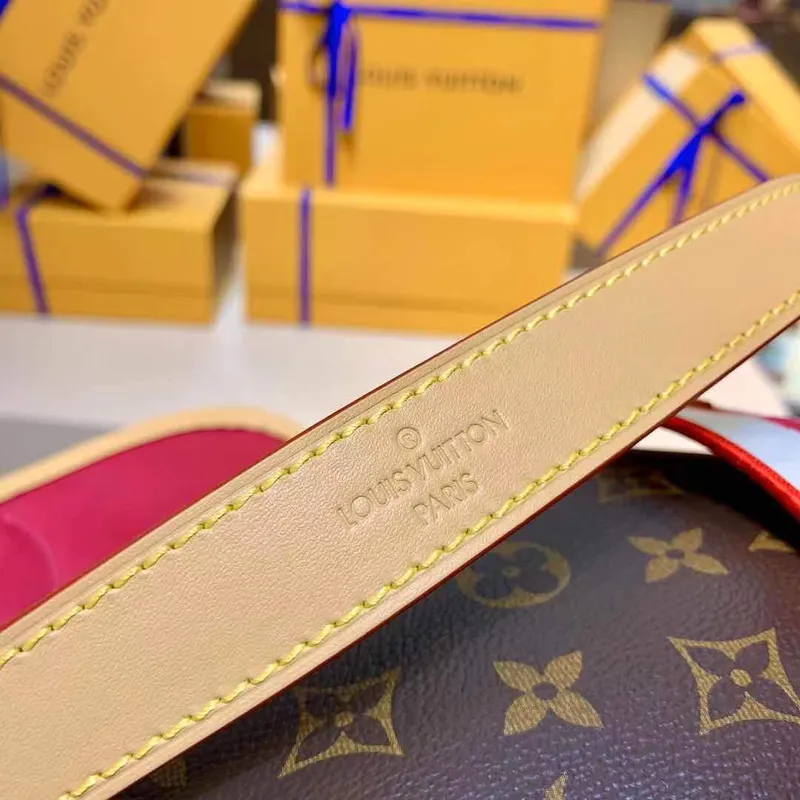 LV M46049 Louis Vuitton Diane Bag Monogram M45985