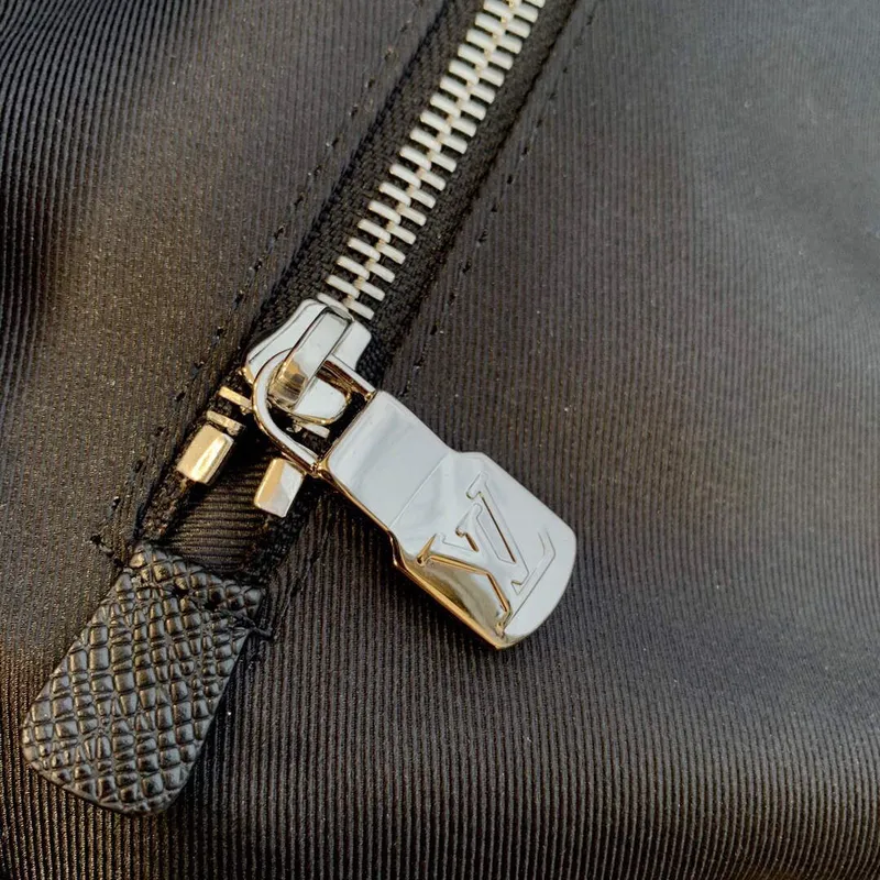 LV M30431 Louis Vuitton Split Tote Eclipse Black