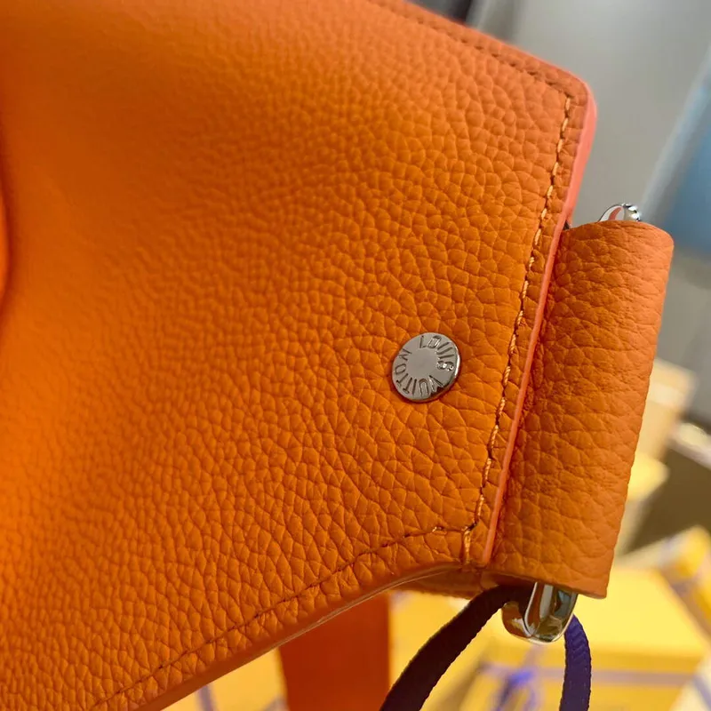LV M59625 Louis Vuitton New Sling Bag Orange