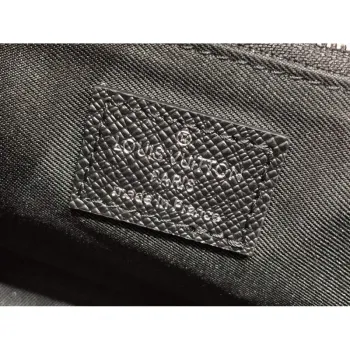 LV M30807 Louis Vuitton New Flap Messenger Black