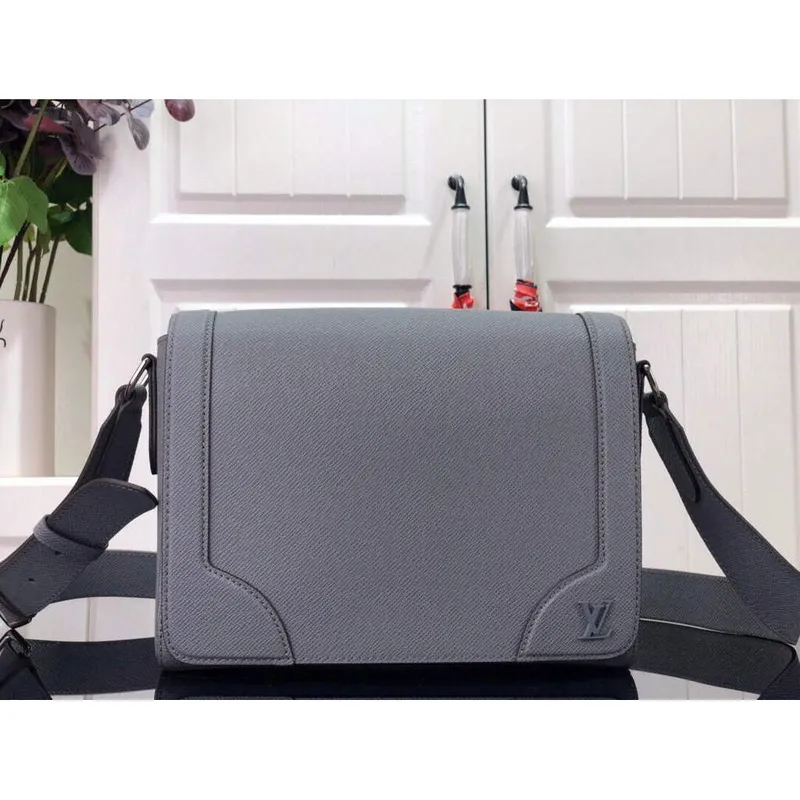 LV M30808 Louis Vuitton New Flap Messenger Gray