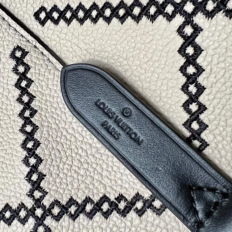 Louis Vuitton M46023 LV M46029 NéoNoé MM Monogram Beige