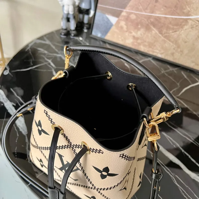 Louis Vuitton M46023 LV M46029 NéoNoé MM Monogram Beige