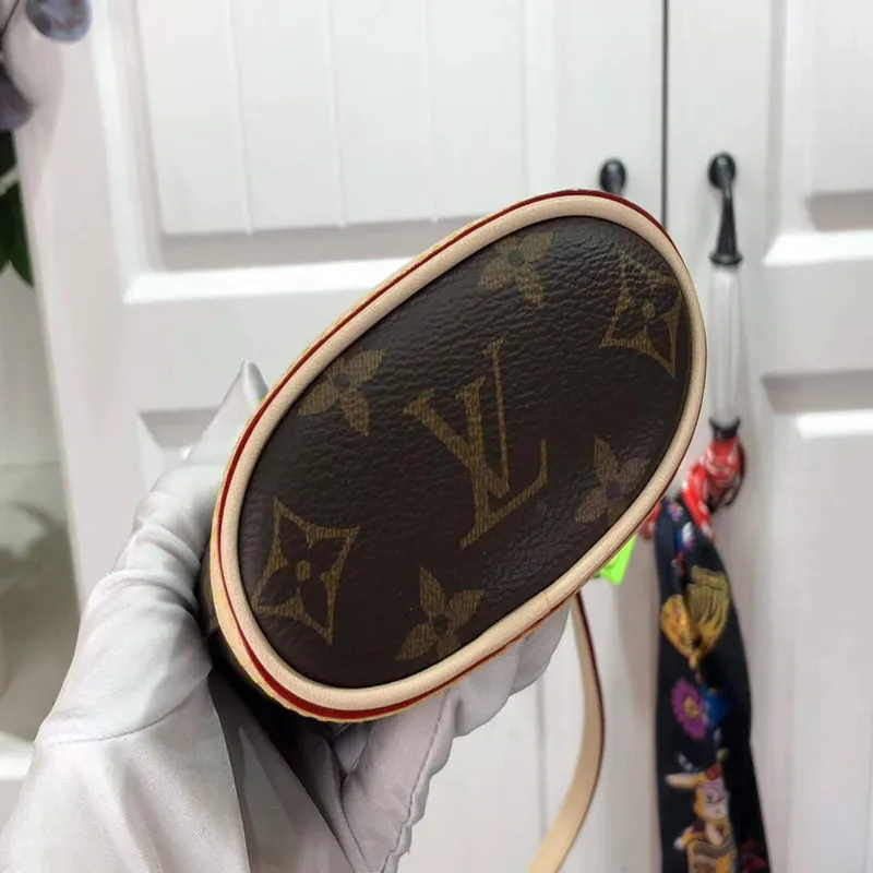 LV M80874 Louis Vuitton Fold Me Pouch