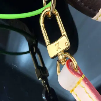 LV M80874 Louis Vuitton Fold Me Pouch