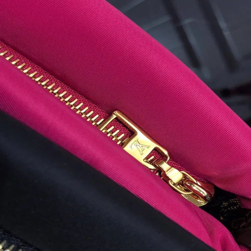 LV M58980 Louis Vuitton Maxi Multi Pochette Accessoires Handbag M58977