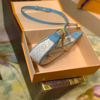 LV M81094 Louis Vuitton Loop Bag Ecru / Blue