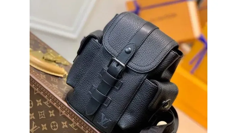 Louis Vuitton Christopher XS Black (M58495 / M58493) — Compact Luxury in Taurillon Leather