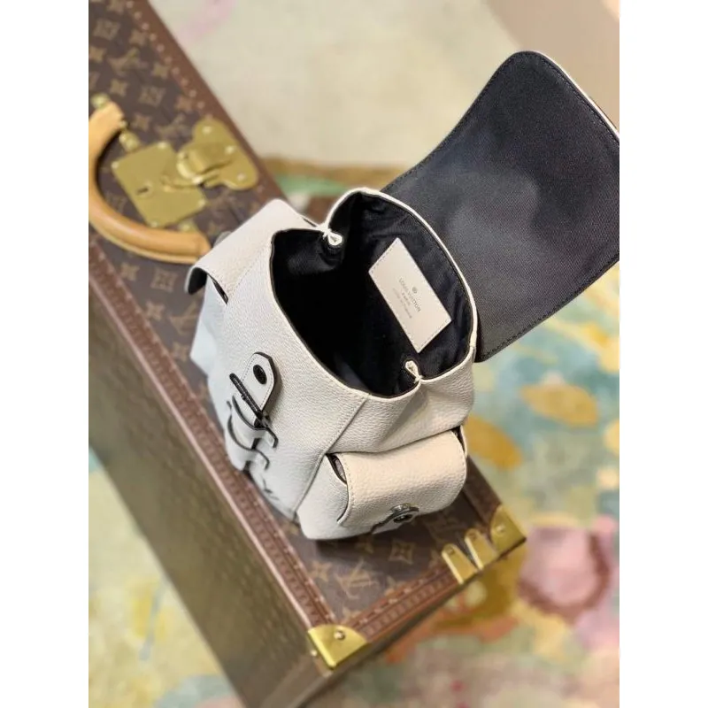 LV M58493 Louis Vuitton Christopher XS Bag White M58495