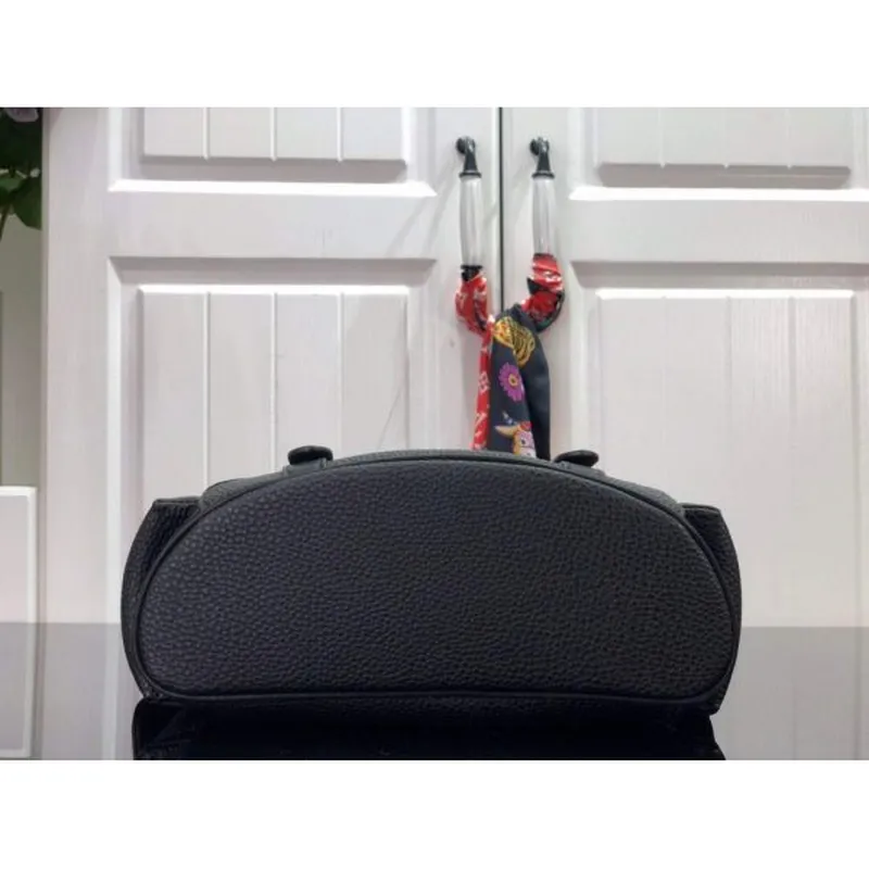 LV M58476 Louis Vuitton Christopher Messenger Bag Black M58475