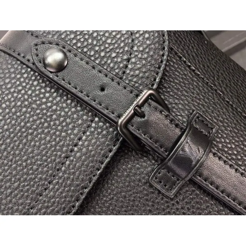 LV M58476 Louis Vuitton Christopher Messenger Bag Black M58475