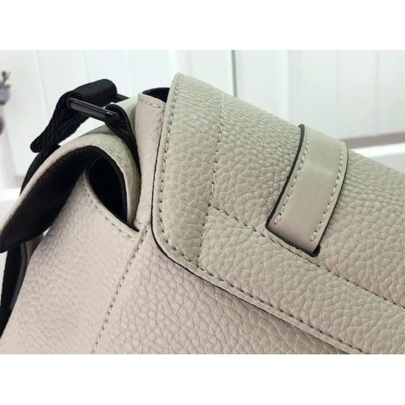 LV M58475 Louis Vuitton Christopher Messenger Bag White M58476