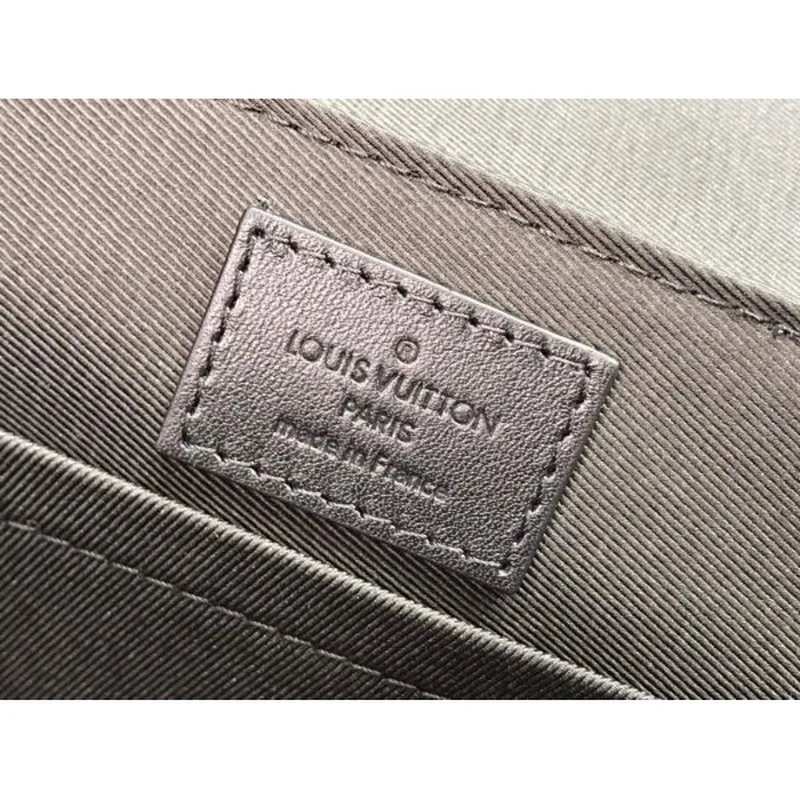 LV M57726 Louis Vuitton Trunk Messenger PM Taurillon Monogram Bag Black